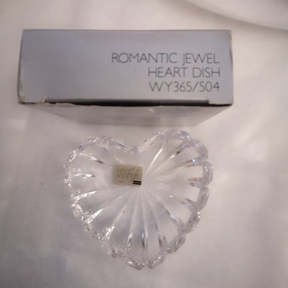 Vintage Mikasa Ribbed Glass Romantic Jewel Heart Dish - Picture 3 of 5